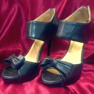Cute Bow Tie Toe Heel